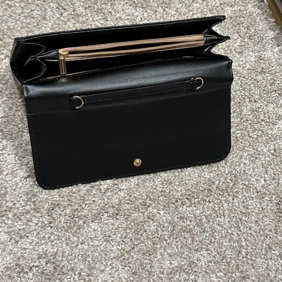 Purses - Picture 4 of 8